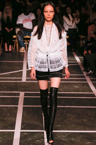 Look 7